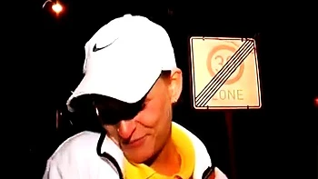 Deutsche Blondine masturbiert mit Dildo