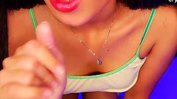 Joi virtual sensacional com cabelereira morena faz