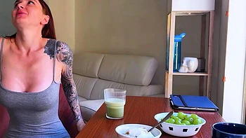 Businesswoman Kleo Kain Successful Meeting