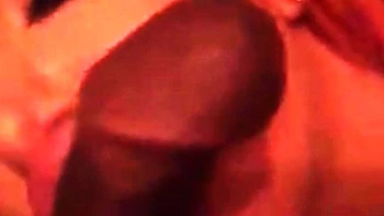 Close up fuck girl in big cock