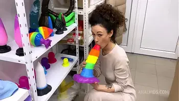 Stacy Bloom Testing The Handmade Dolphin Size XL (With Additional Anal Fisting) TWT155