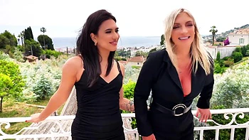 Leila wanted to make sure she hadn't dreamed... - Jacquie et Michel TV