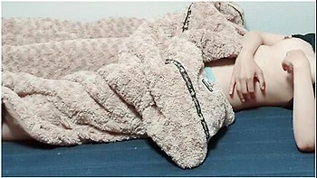 Masturbate Leisurely While Suctioning The Clitoris