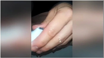 Ragazza Che Si Depila La Sua Bella Vagina Bollente