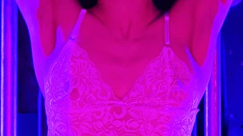 Amateur Big Titted Brunette Get Fucked On The Couch