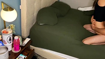 jeunes etudiants s envoie en l air aprés les cours