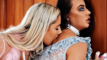 Girl Crush: Abella and Whitney