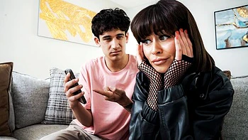 Short-haired girlfriend Ren Nuisance likes this large penis so much