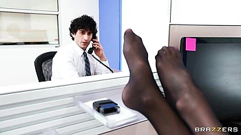 Toilet 3some fuck with a gorgeous white girlfriend Annie King