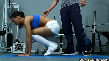 Very hot fit doll Angel Dark is fucking in the gym with a big dick