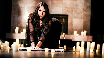 Sweetheart with round bottom Katrina Colt nailed in the cowgirl pose