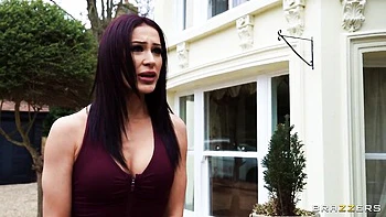 Slutty hottie Lola Bellucci gets impaled by pretty huge cock