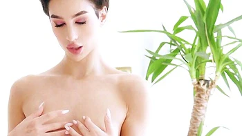 Sneaky Kama Oxi at teen (18+) trailer