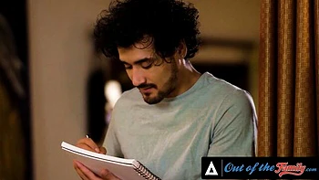 Stunner Rayveness's big cock sex