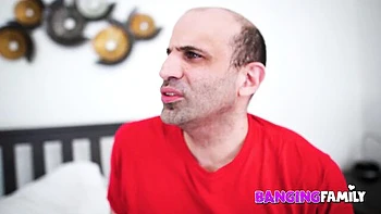 Smiling sweetie pie at blowjob smut