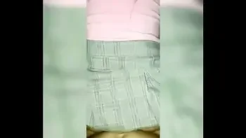 En la NOCHE Aprovecha Para Cogersela! Follando a Sob Estudiante Primeriza! Metiéndose al Cuarto de la Sobr PARTE #2