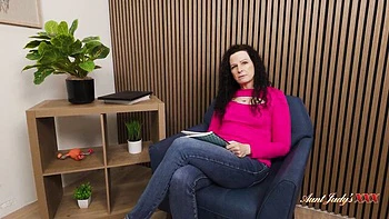 Sweet Beth Mckenna at mature hairy pussy dirt