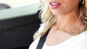 Mr Lucky Life - chick clip