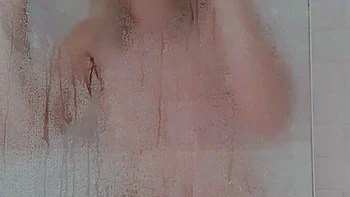 Hot amateur blonde pregnant toying her pussy solo