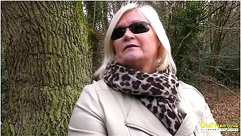 Leak Lesbian Party Starts In Nature