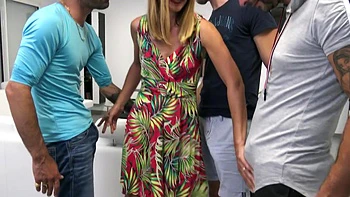 Angela discovers sapphic pleasures with an expert! - Jacquie et Michel TV