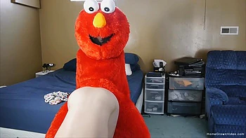 Kinky Elmo Cums Over Lilly! - Lilly Ligotage & Rock O'Pearl