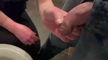 I keep his Dick when he Pee and next washing my hands in pissing