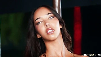 Blowjob clip with mystery Lia Lin from Brazzers Exxtra