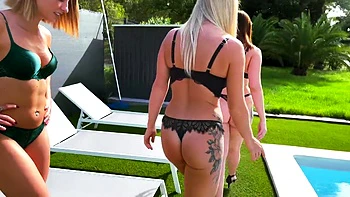 Sylvia's body makes her coach crack... - Jacquie et Michel TV