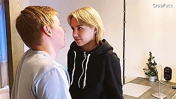 Grabfuck- A Hairdresser At Home. Paid Off With Semen With Her Taut Butt. Cum Inside In The Butt!