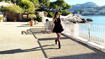 Lady, 37 years old, tattoo artist in La Ciotat! - Jacquie et Michel TV