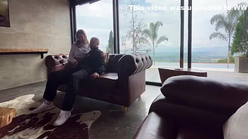 Mi Mejor Amigo Me Folla En El Sofa Cuando Su Novia Se Fue Y Nos Dejo Solos