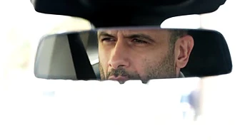 Julie receives a sulphurous gift... - Jacquie et Michel TV