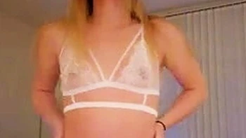 Mariaqt Live Cam Posing In White Lingerie