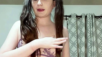 Amateur Webcam Teen Masturbates And Teases