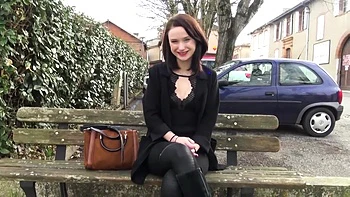 Melany, 26, excels in the art of threesomes! - Jacquie et Michel TV