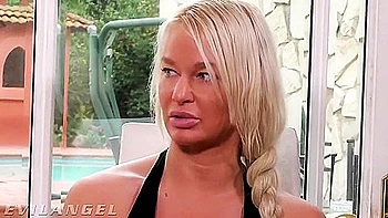 Dana Vespoli And London River In : London