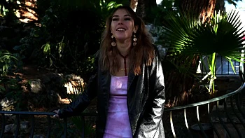 Alice, 35, very sassy webaster ... - Jacquie et Michel TV