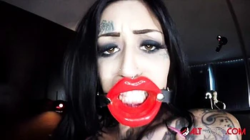 Watch easy-on-the-eyes Sascha Ink and Drucilla Moon's trailer