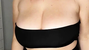 Big boobs milf masturbates with her dildo