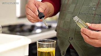 A Fair-skinned Slender Busty Girlfriend Was Cuckolded By Her Stepfather Producer And Was Seeded And Pressed. Walnut Sakura