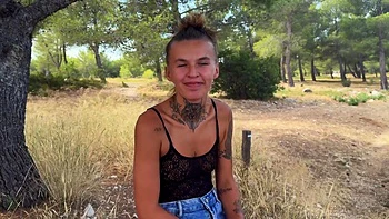 It is impossible to exhaust Sya, 33 years old! - Jacquie et Michel TV