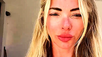 Big boob brunette masturbates on webcam