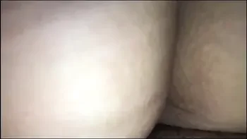 Le dije a mi hermanastro que  ya no mas pero no entiendese metió a mi cuarto y me monto encima y me tiro toda su leche en la boca