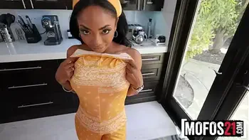 Petite Hot Ebony Has Big Squirting Orgasm - MOFOS21