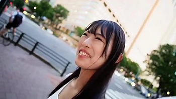 スレンダー美女がピンク美乳を愛撫されて男の乳首舐めとフェラのラブラブエッチ