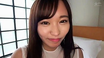 巨乳美女がラブラブモードでキスをしてクンニで感じるハメ撮りエッチ