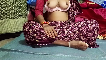 Bade Bhai Sahebs Beautiful Housewife Was Given Pleasure By Sucking The Ass Of The Lad