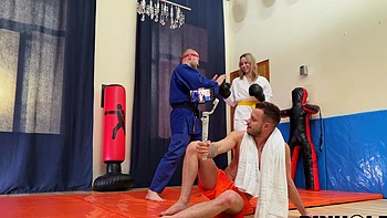 Sporty girl has anal sex with her boyfriend in the gym