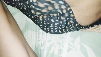 Stepsister Fucked Fast While She Trying To Clean Her Own Pussy